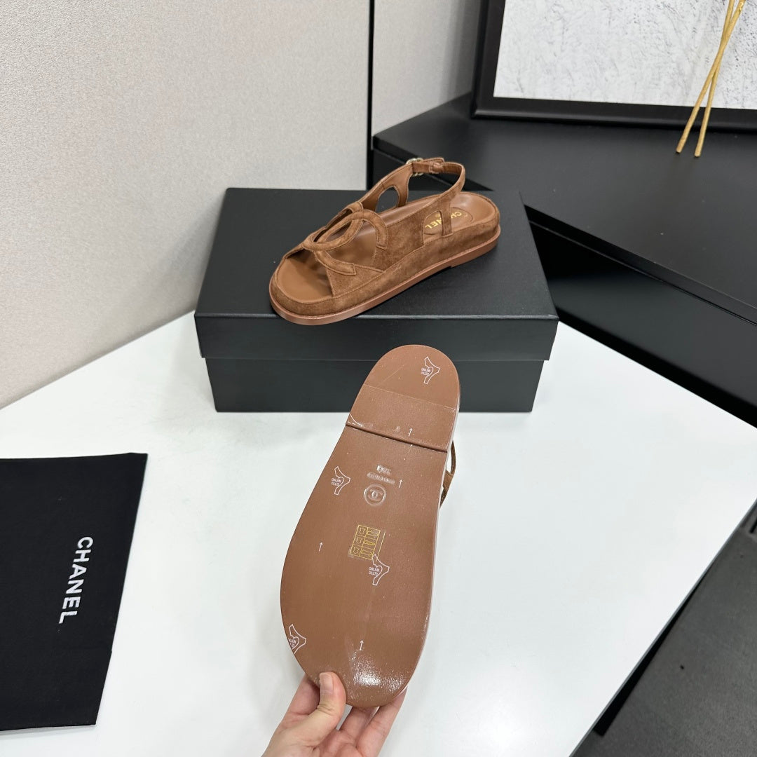 CC 26s Casual Sandals Caramel Suede 944625