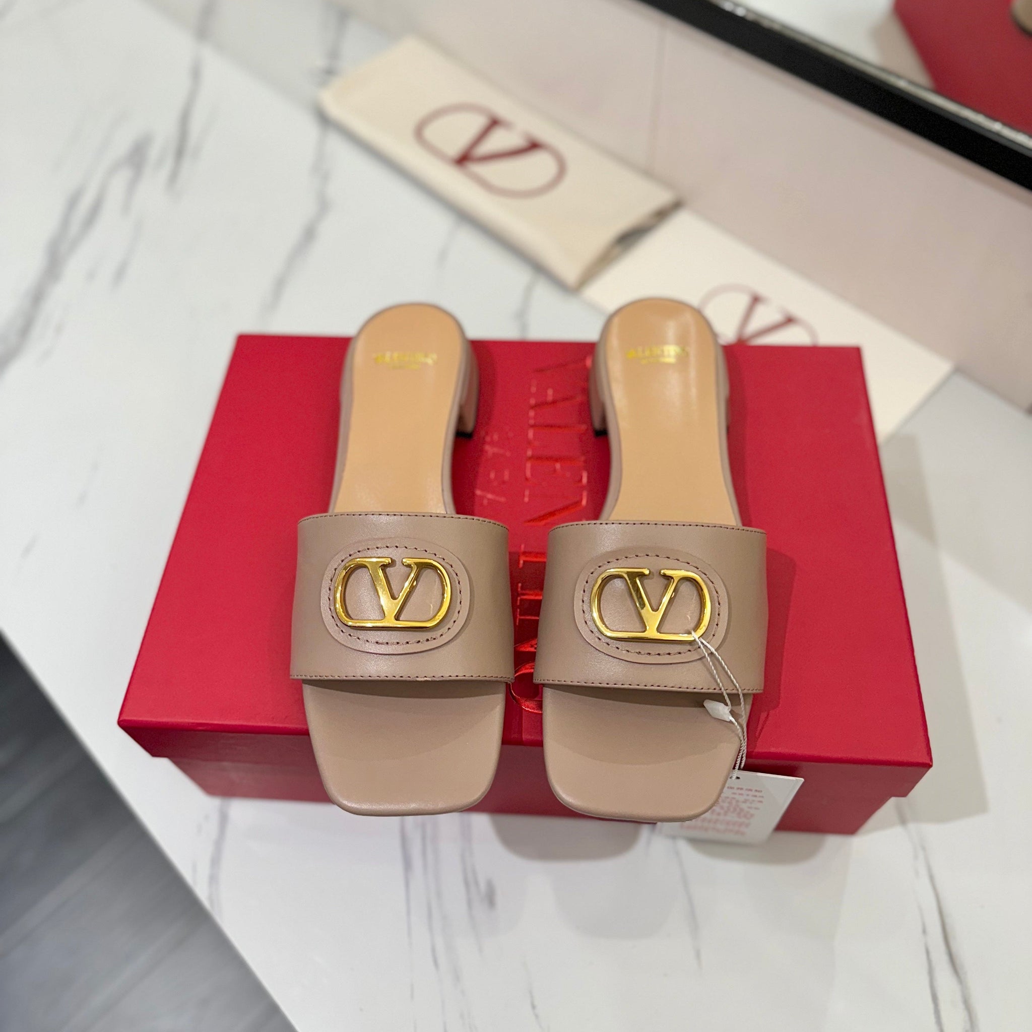 Valentino 26s Sandals Beige Smooth Calfskin With Gold Hardware