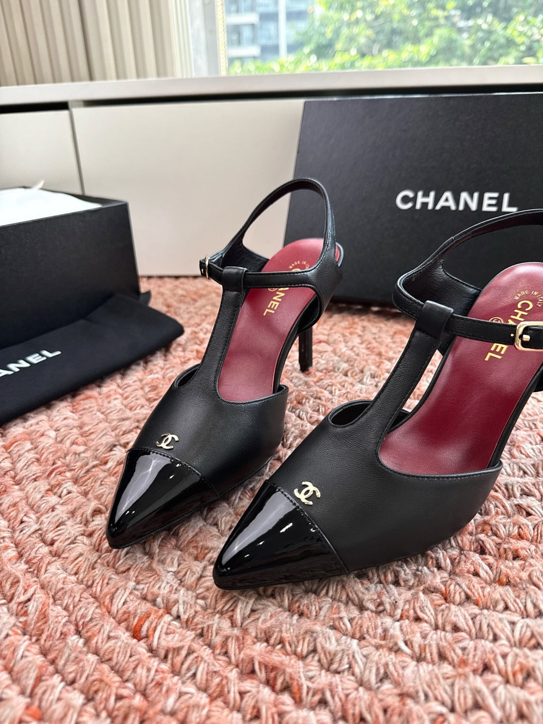 CC 26s T-Strap Slingback Pumps Black Leather 933222