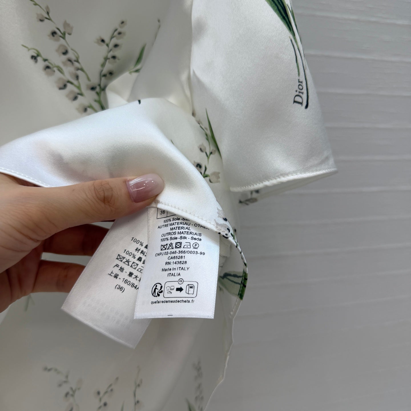 CD Blouse with Tied Collar White Colorful Silk 360957