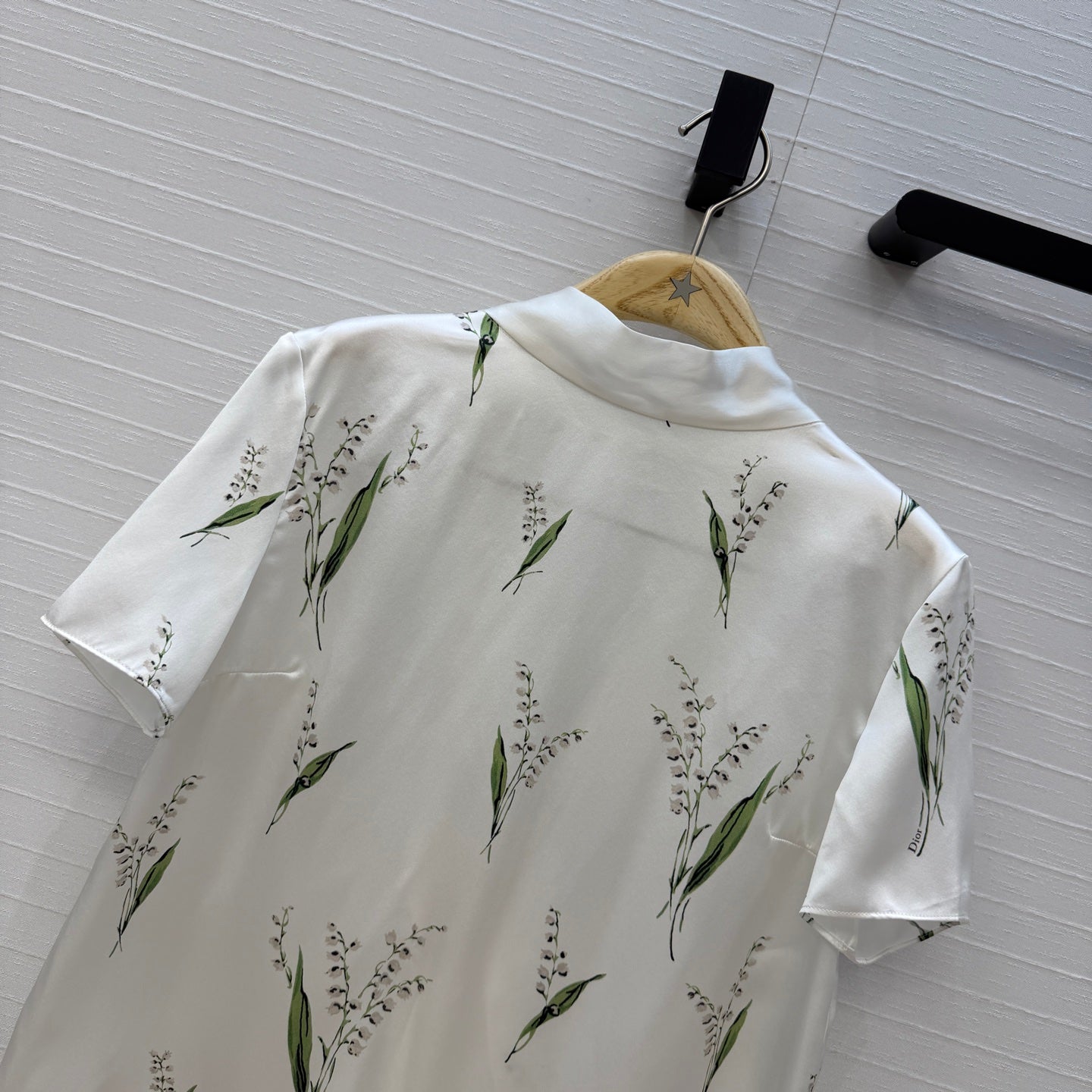 CD Blouse with Tied Collar White Colorful Silk 360957