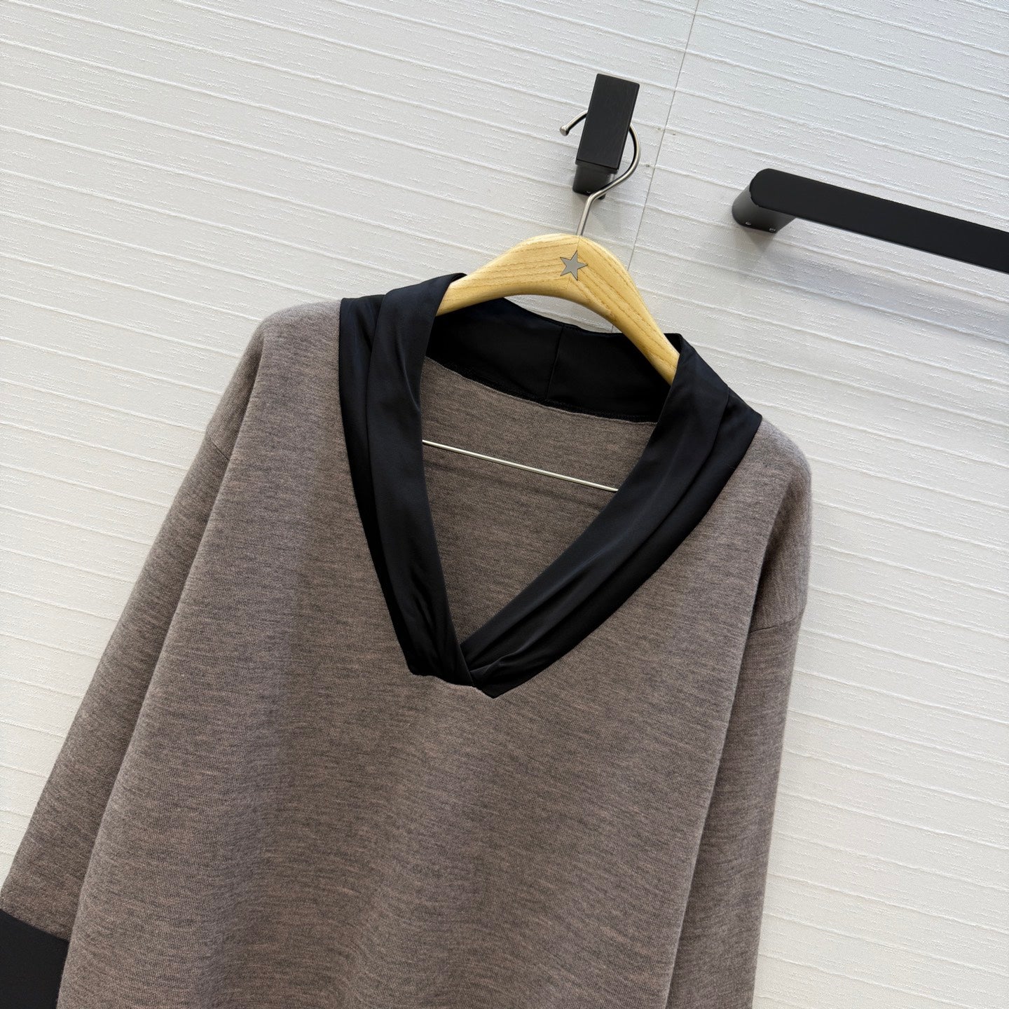 CD Long Sweater Beige Black Cashmere Knit 402869