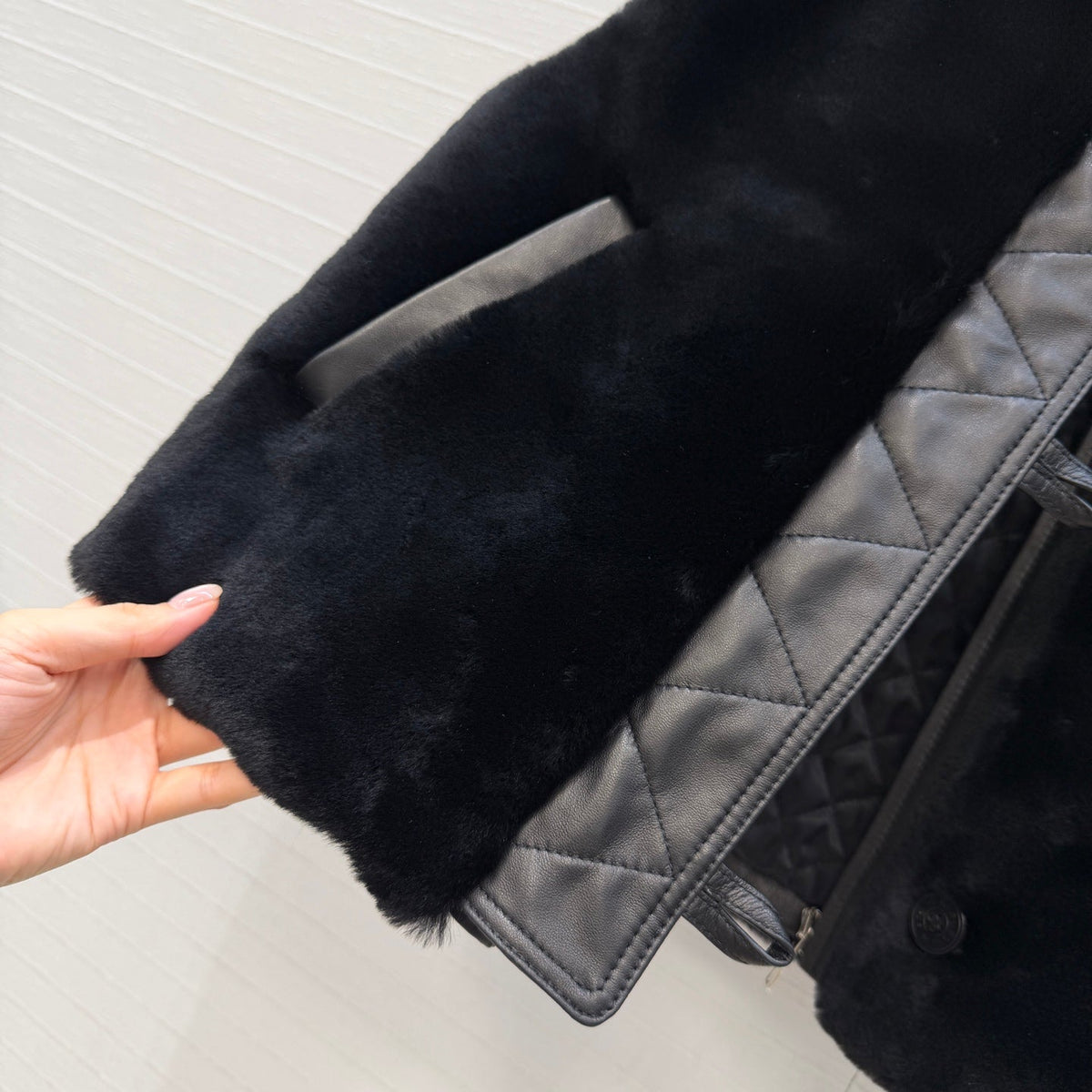 HM 26 Shearling Vest Black Leather 428601