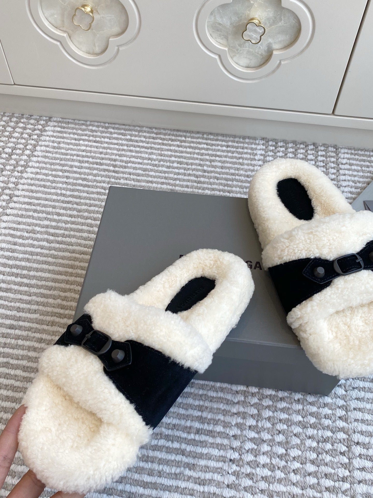Balenciaga Classic Buckle Slippers White Black Wool 543002