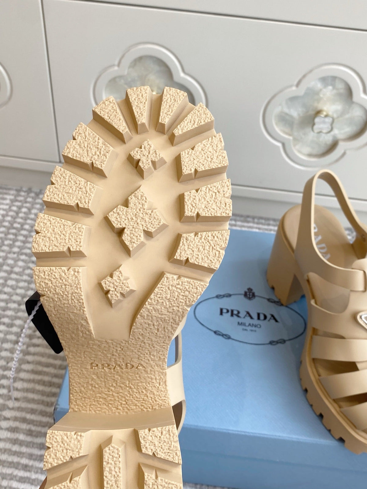 Prada 26s Fisherman Platform Sandals 8.5cm Beige Leather 122235