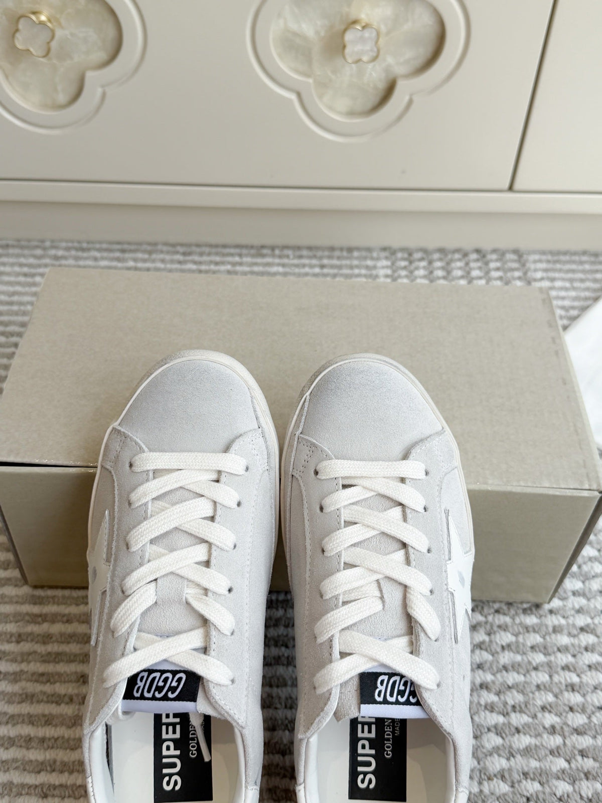 GGDB Sneakers Light Gray Suede White Star 122364