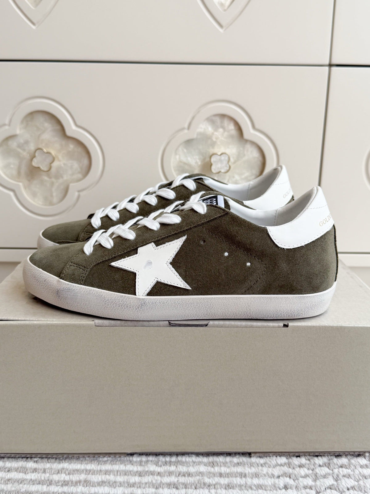 GGDB Sneakers Olive Green Suede White Star 122365