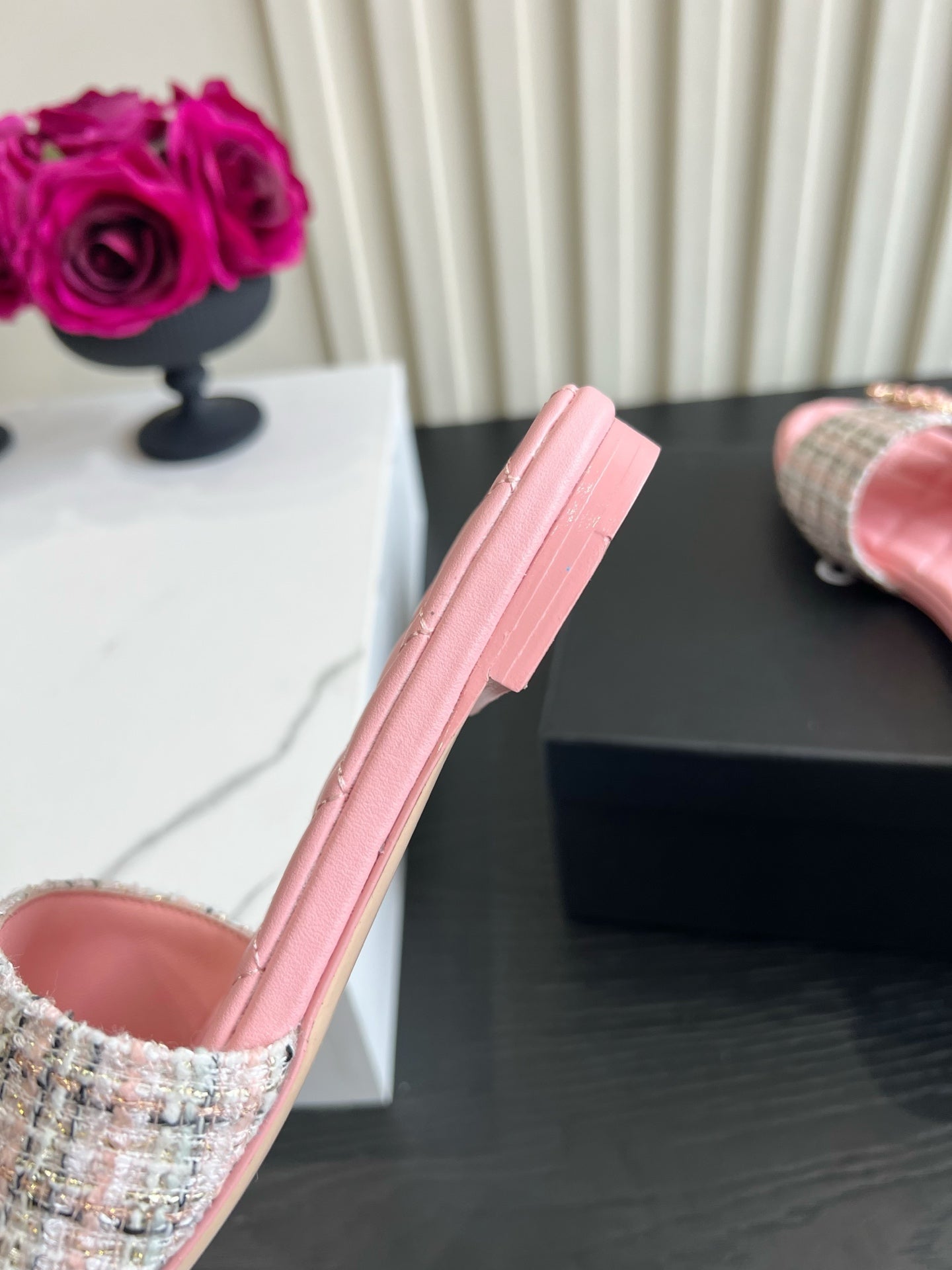 CC 26s Flat Sandals Light Pink Quited Leather 906223
