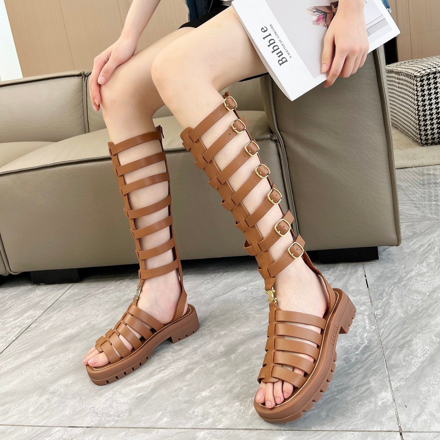 Triomphe high boots leather buckles Ginggerbread Brown