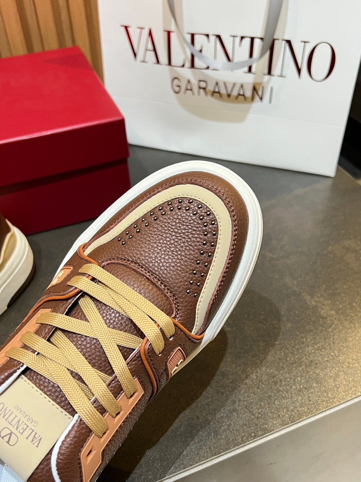 VT 26s Upvillage Trainers Brown Beige White Leather Studded 105514