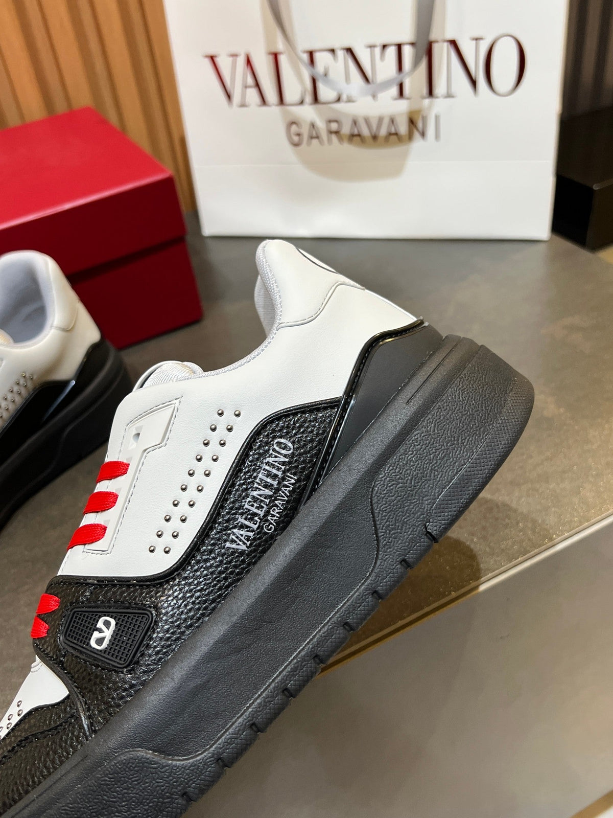 VT 26s Upvillage Trainers Black White Red Leather Studded 105515