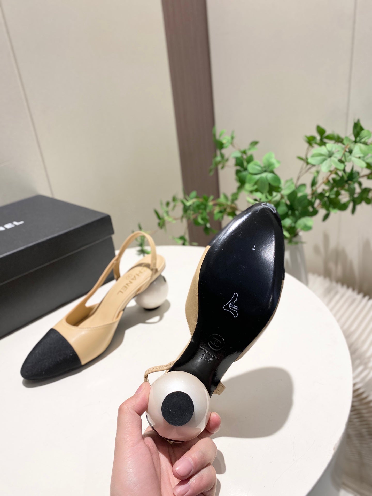 CC 26P Slingback Pearl-Shaped Heel 7cm Black Beige Leather 767271
