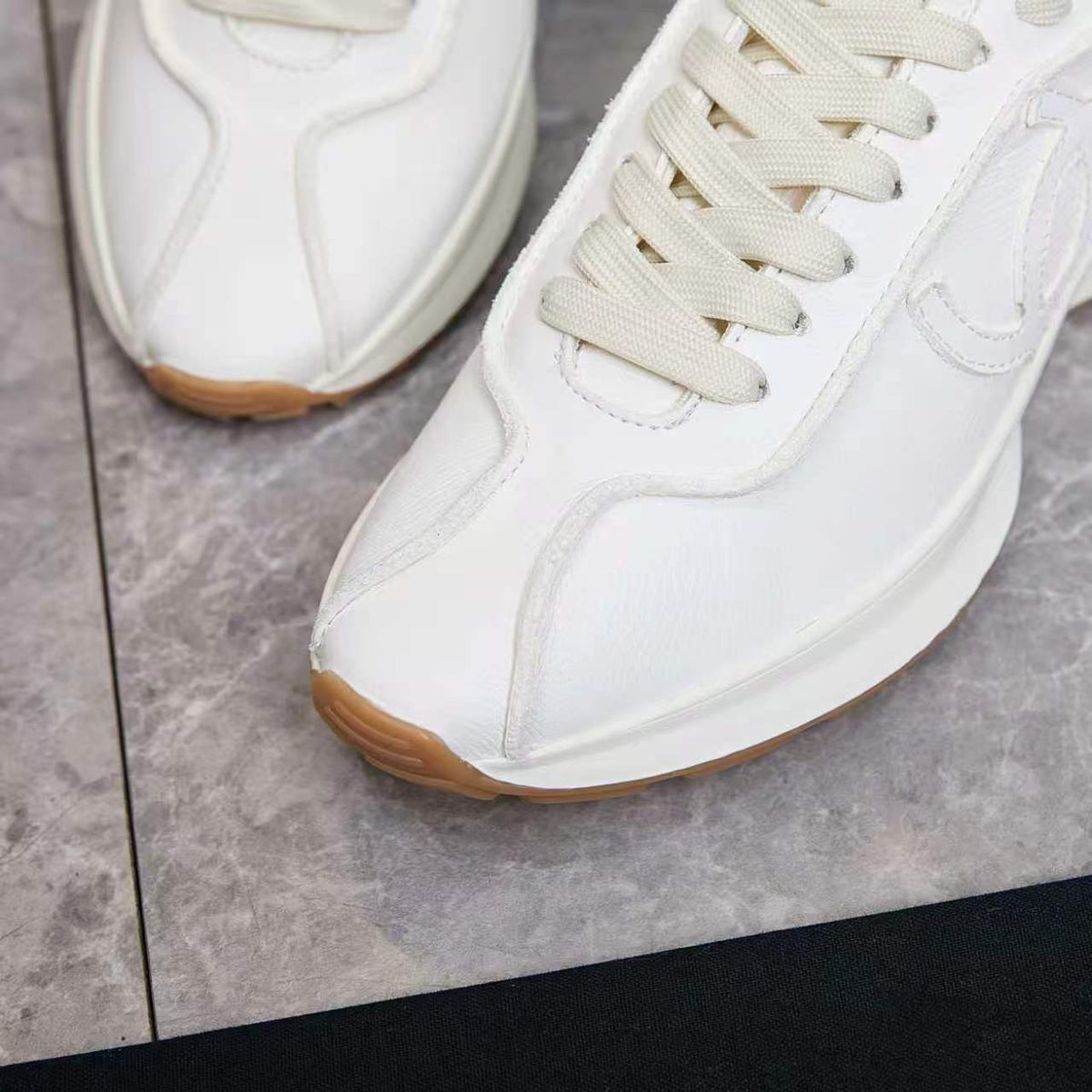 Chanel 26s Sneakers White Leather 168242