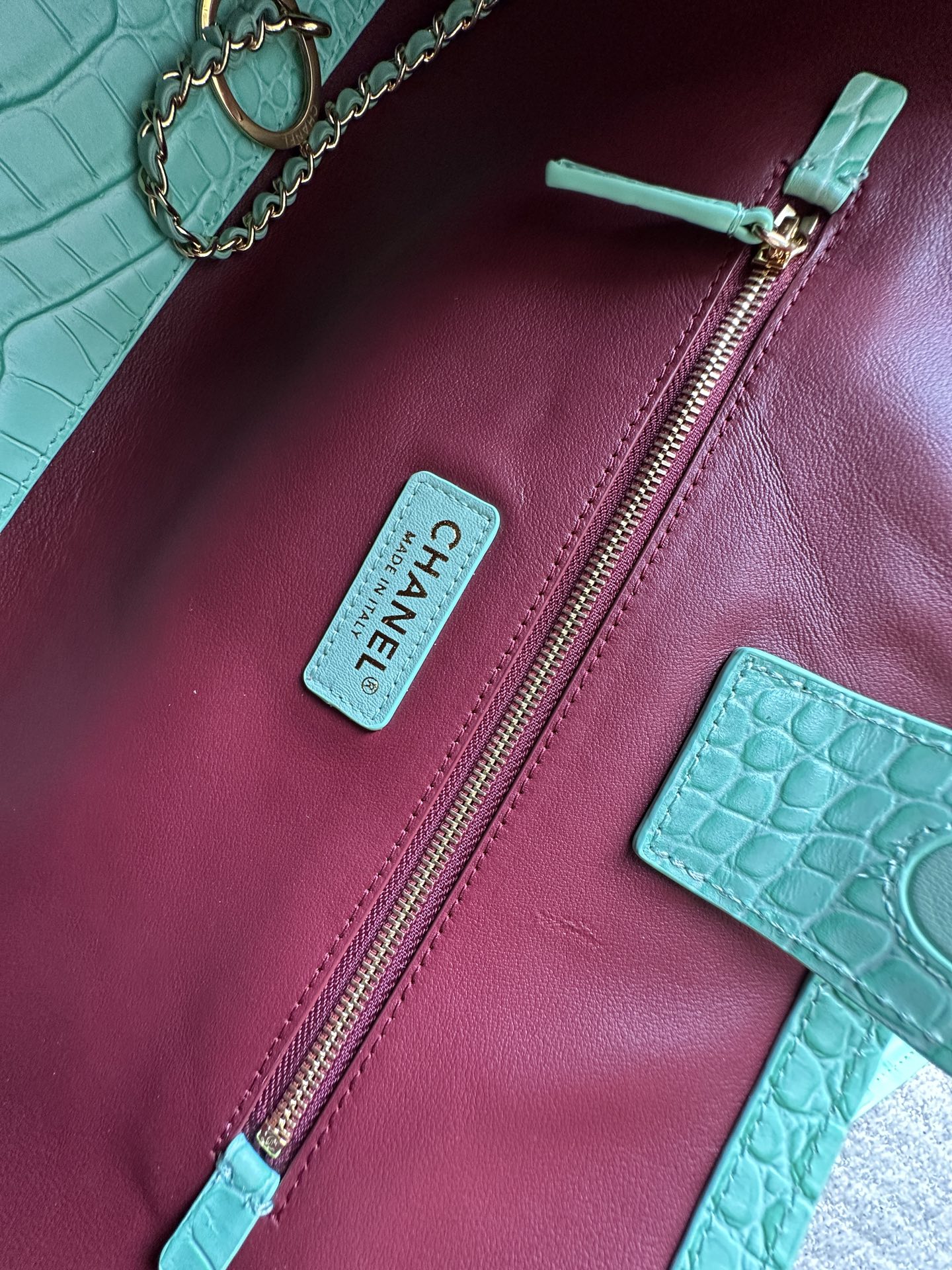 CC 2026 Small Shopping Bag 39cm Mint Green Crocodile Embossed Calfskin GHW
