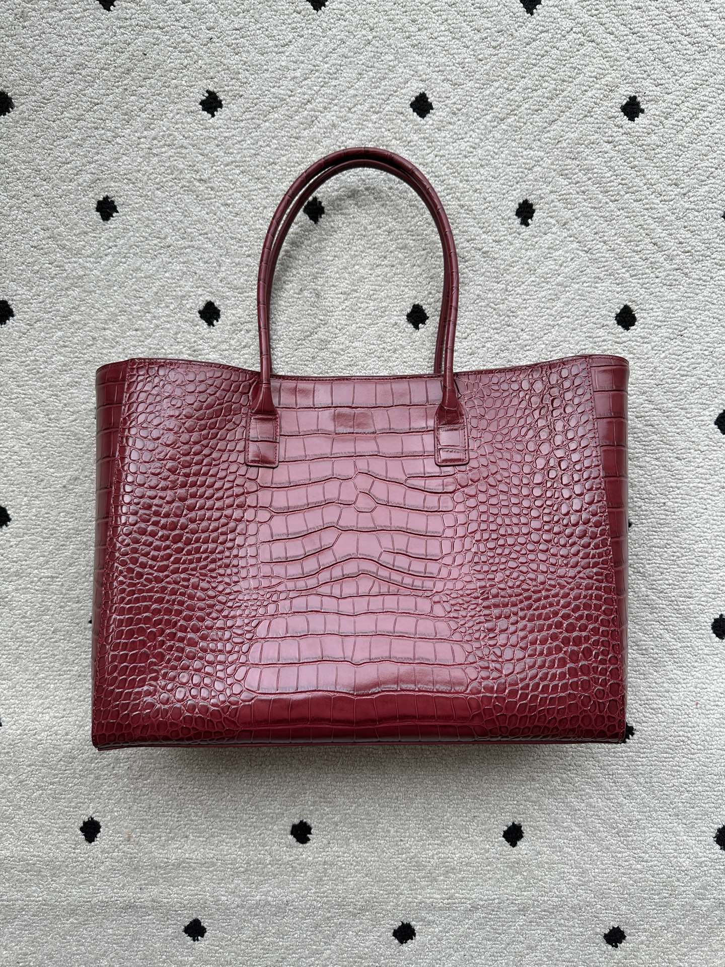 CC 2026 Large Shopping Bag 40cm Burgundy Crocodile Embossed Calfskin GHW