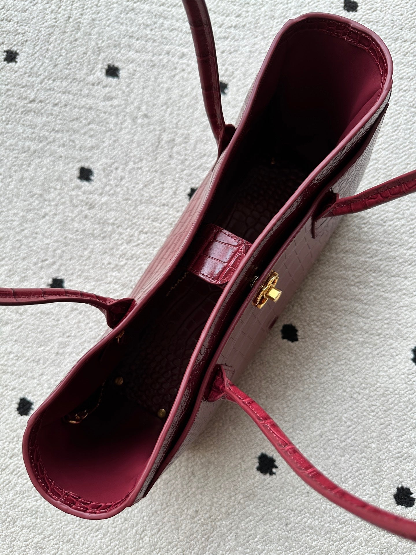 CC 2026 Small Shopping Bag 39cm Burgundy Crocodile Embossed Calfskin GHW