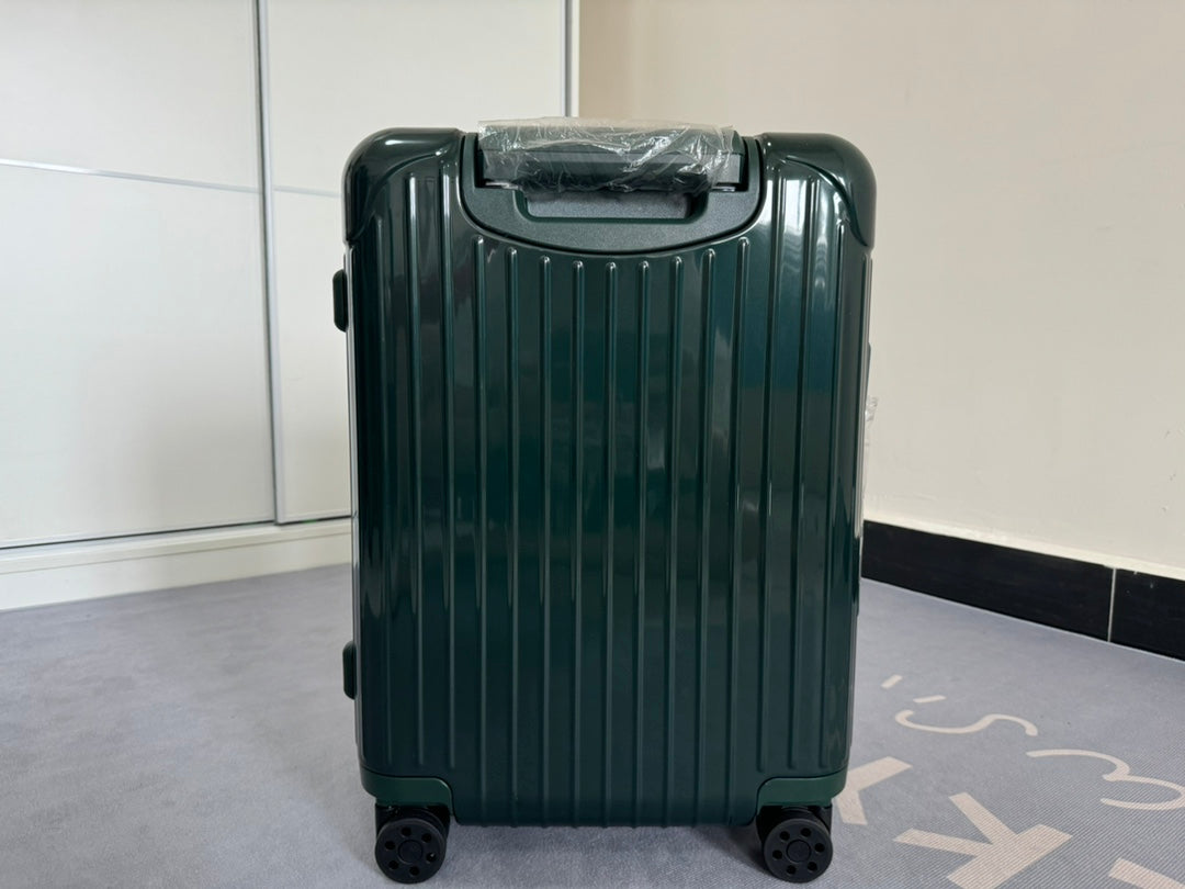 Rimowa 2025 Essential Suitcase Dark Green Polycarbonate 274076