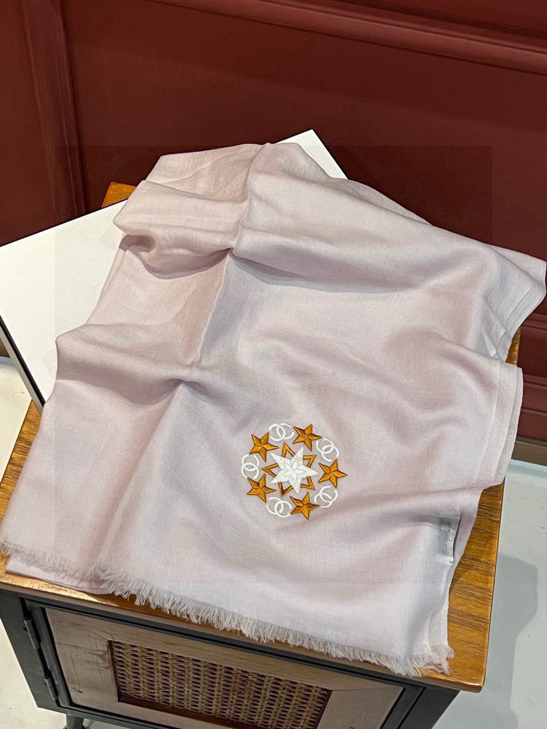 Chanel 25s Scarf 200 In Cashmere Wool 701966