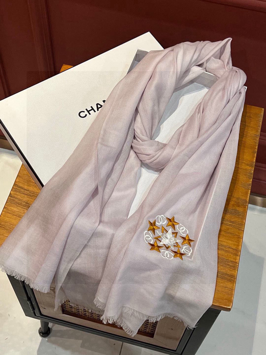 Chanel 25s Scarf 200 In Cashmere Wool 701966