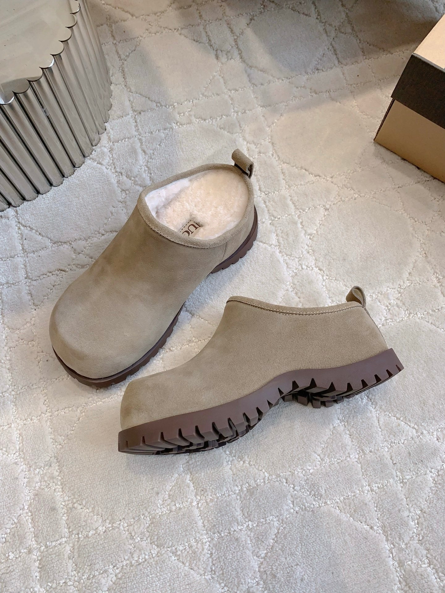 UGG Tazz Slippers Khaki Wool Suede Fleece Lining 516914