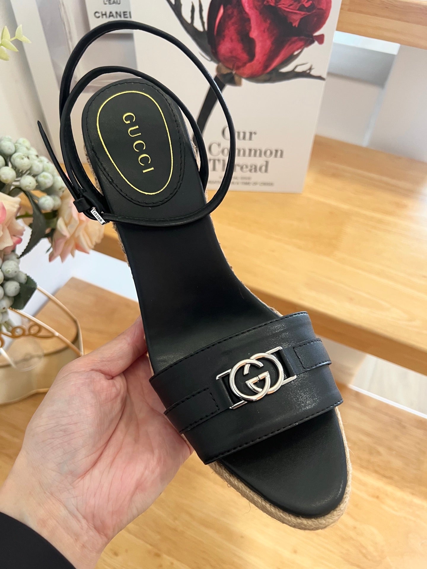 GG 26ss Platform Wedge Sandals 9cm Black Sheepskin Straw 692204
