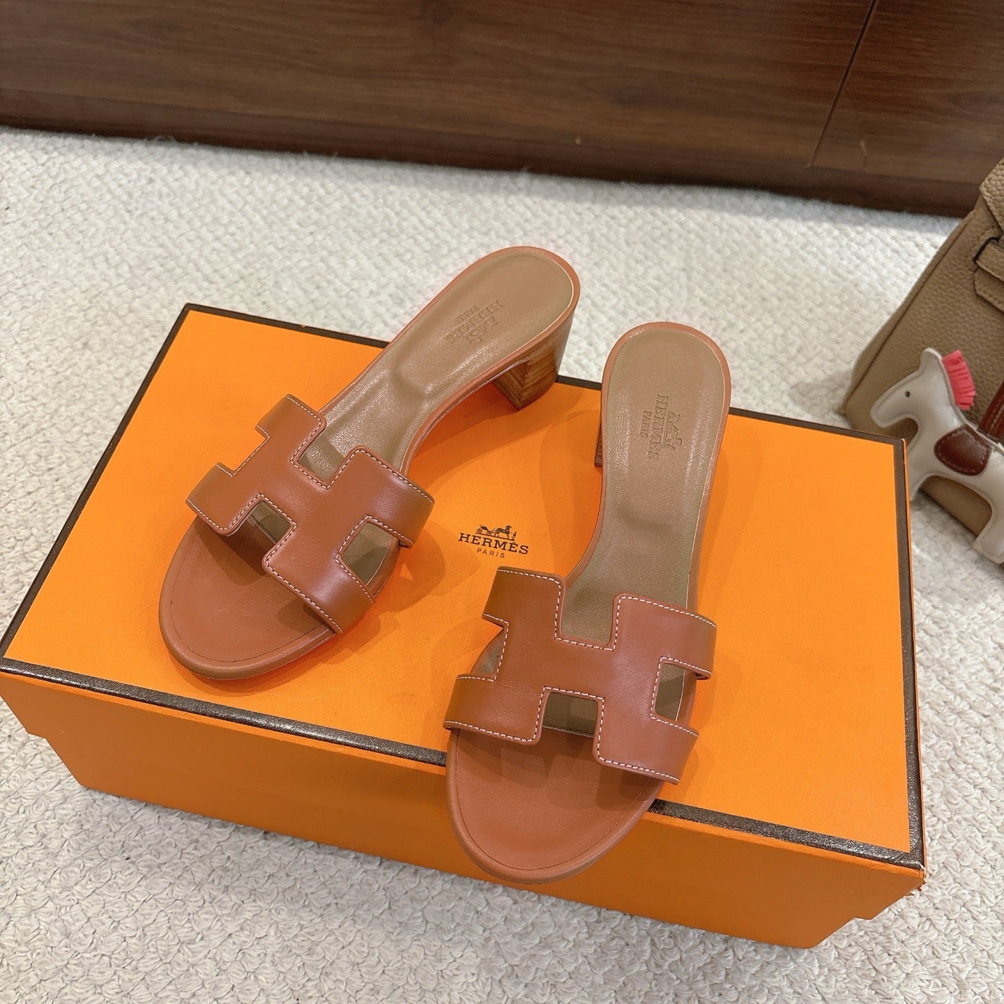 HM Oasis Sandals Brown Mix Khaki Brown Chisel Pattern Cowhide 544091
