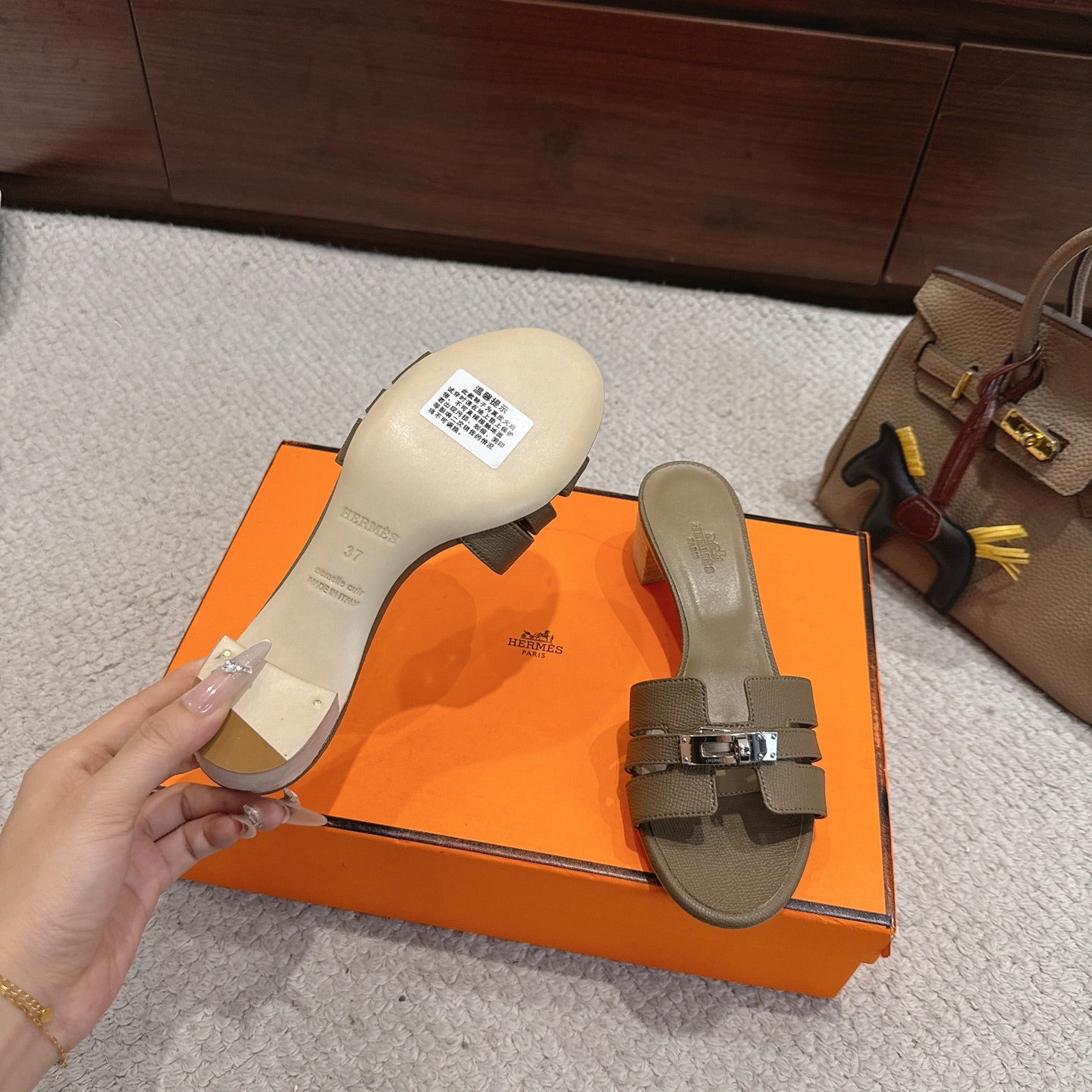 HM Kelly Buckle Sandals 5cm Light Taupe Leather 804994