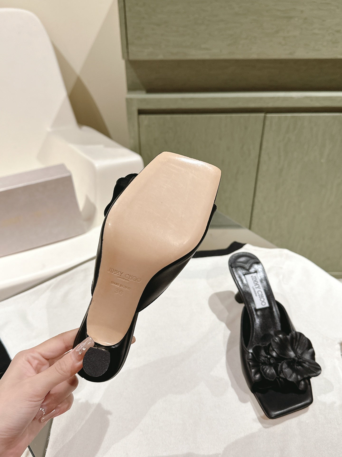 Jimmy Choo Amita Flowers Sandal 4.5cm Black Sheepskin 659644