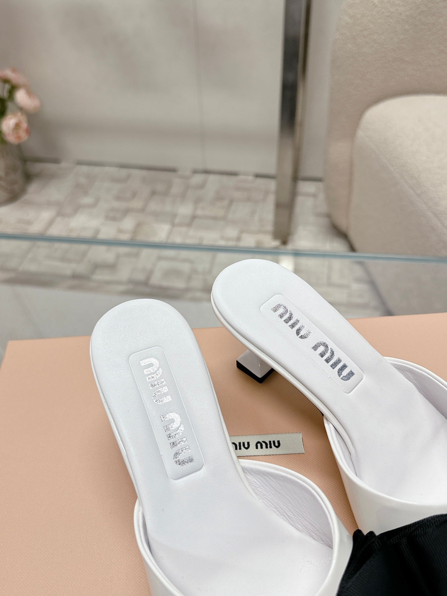 Miu Mordoré Black Bows Mules 50mm White Cowhide 445522
