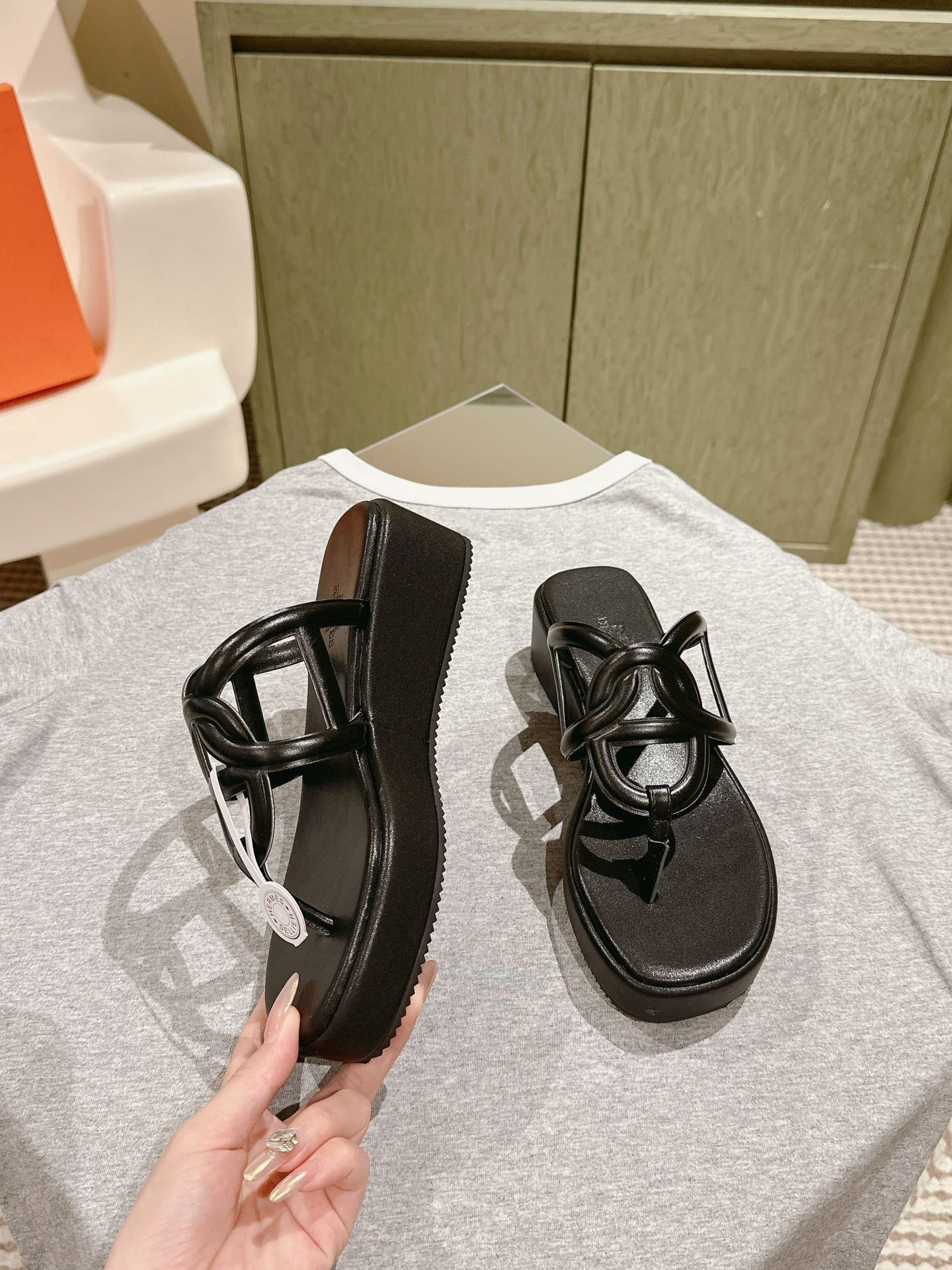 HM Gipsy Sandals 50mm Black Sheepskin 484753