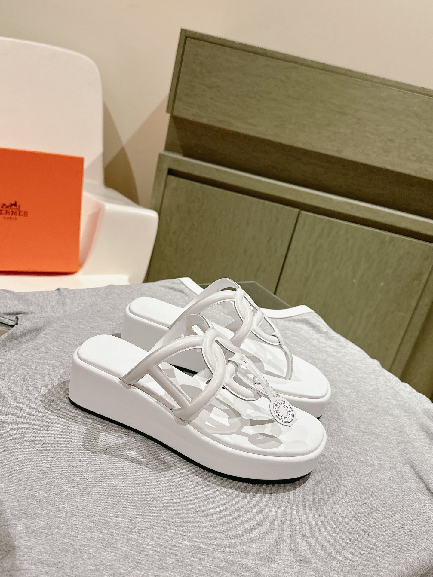 HM Gipsy Sandals 50mm White Sheepskin 484756