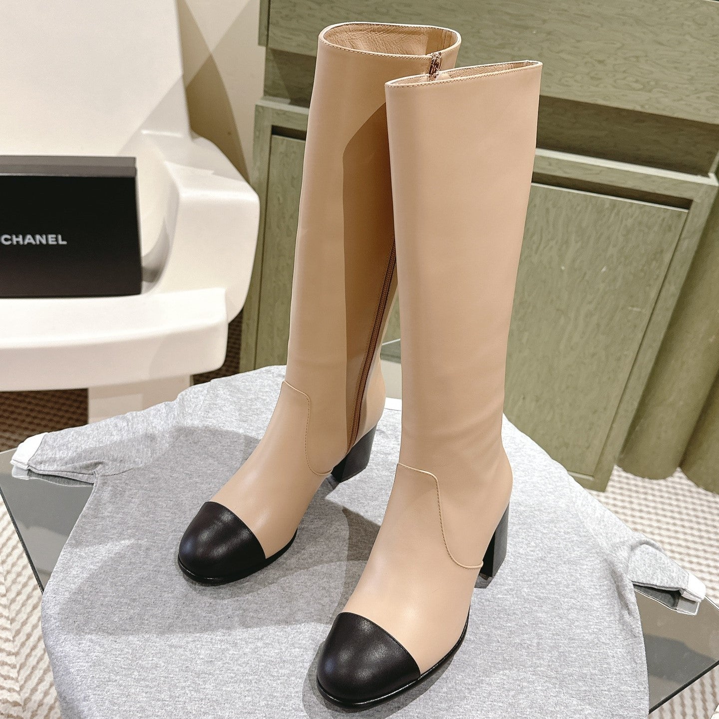 CC 24 FW Knee-High Boots 70mm Beige Black Cowhide 447188