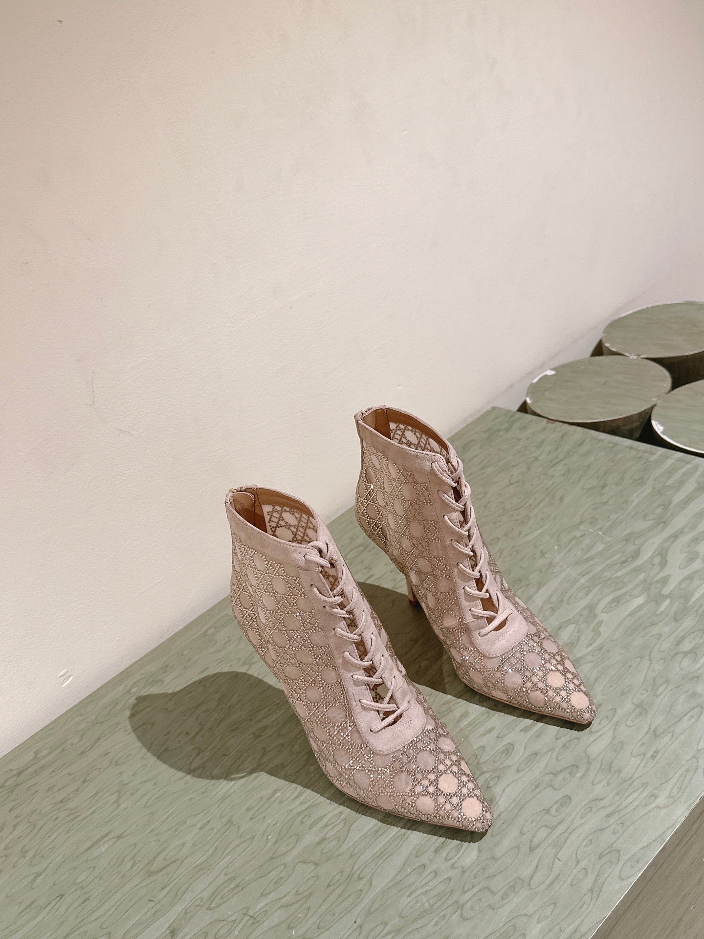 CD Capture Ankle Boot 85mm Beige Mesh & Suede 483090