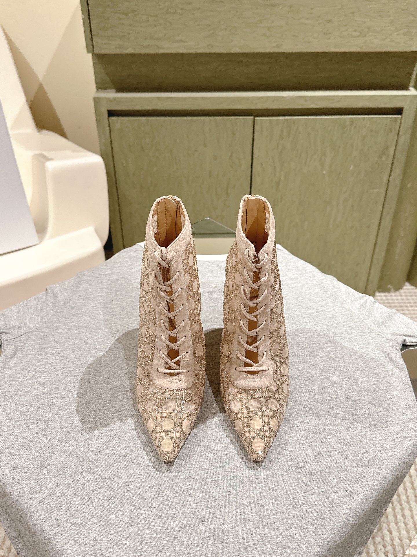 CD Capture Ankle Boot 85mm Beige Mesh & Suede 483090