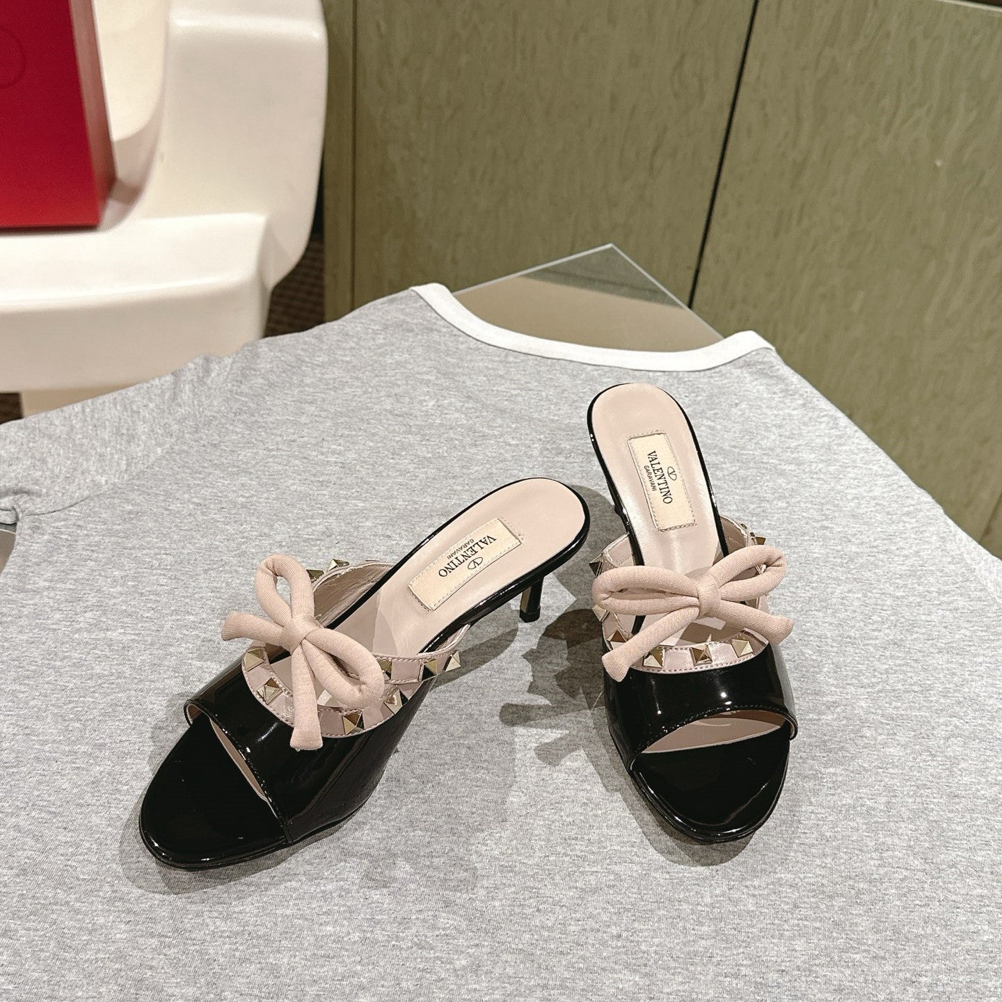 VT Rockstud Sandals 6cm Black Patent Leather 659265