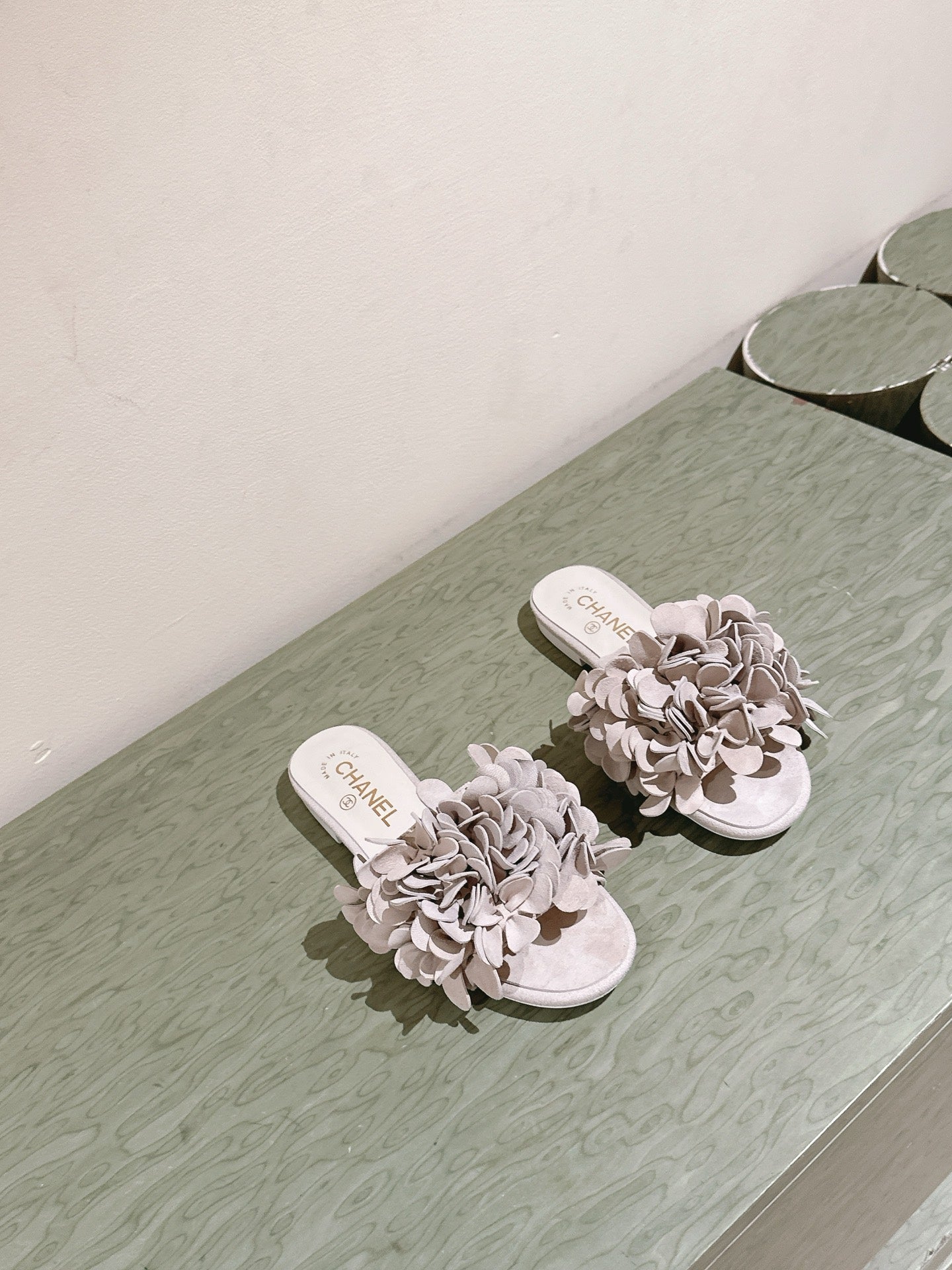 CC Floral Slide Flat Light Taupe Suede Cowhide 454280
