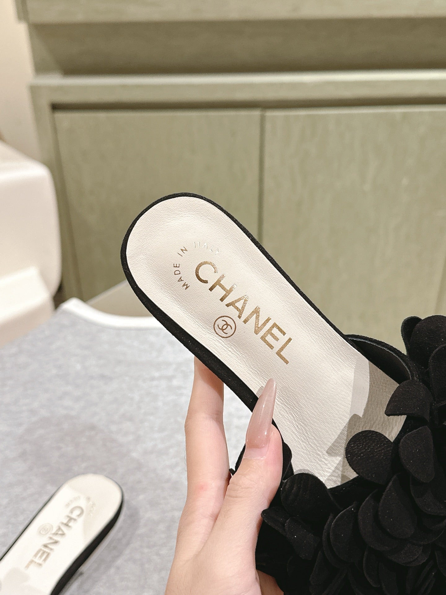 CC Floral Slide Flat Black Suede Cowhide 454282