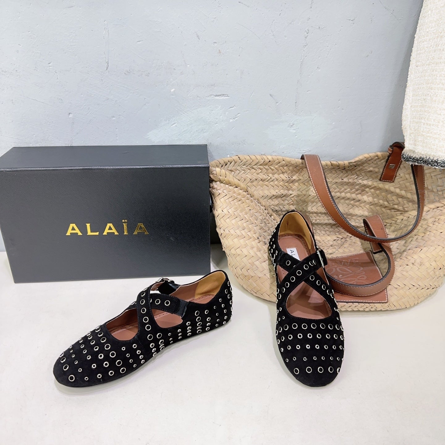 Alaia Criss Cross Ballet Flats With Eyelets Black Suede 674306