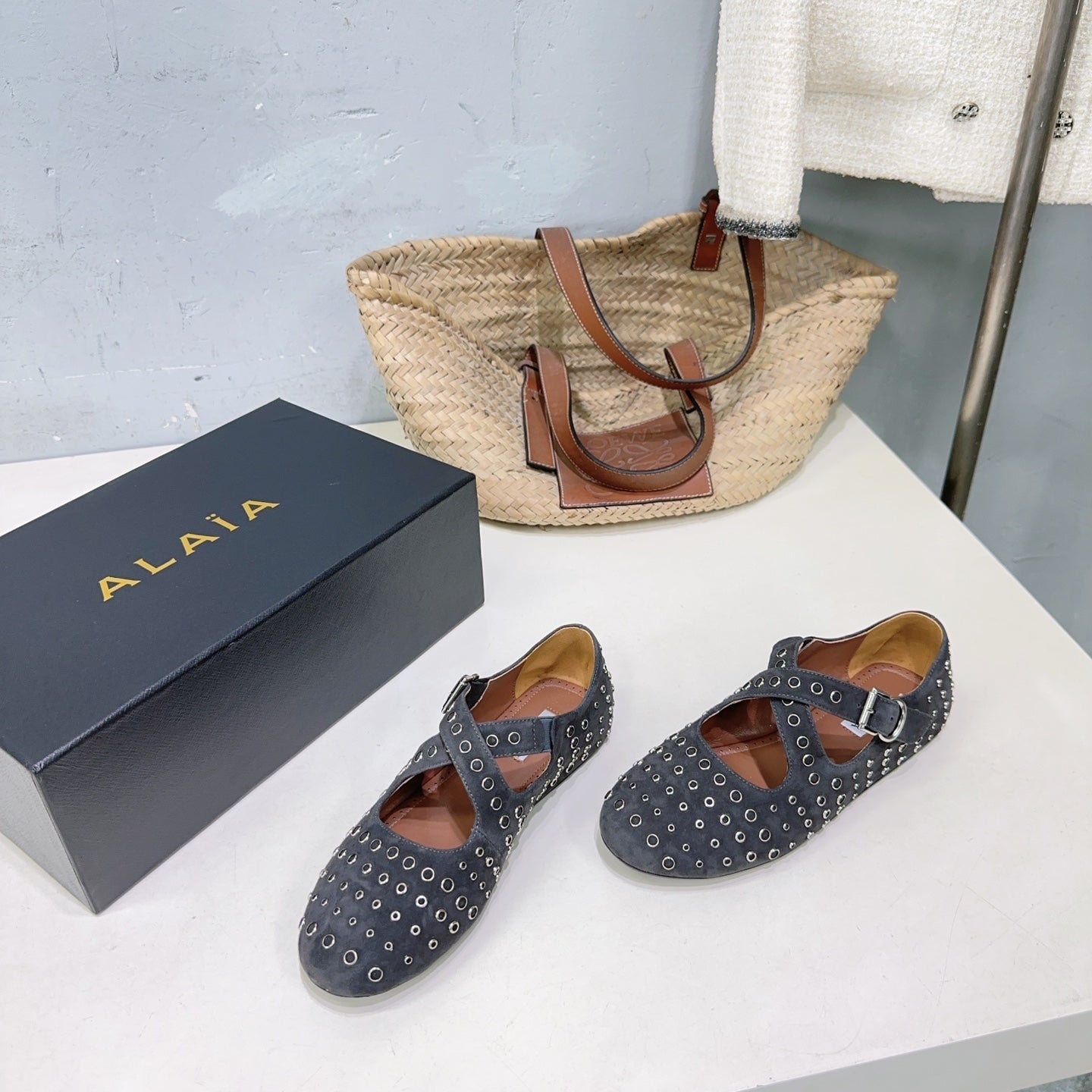 Alaia Criss Cross Ballet Flats With Eyelets Dark Grey Suede 674308