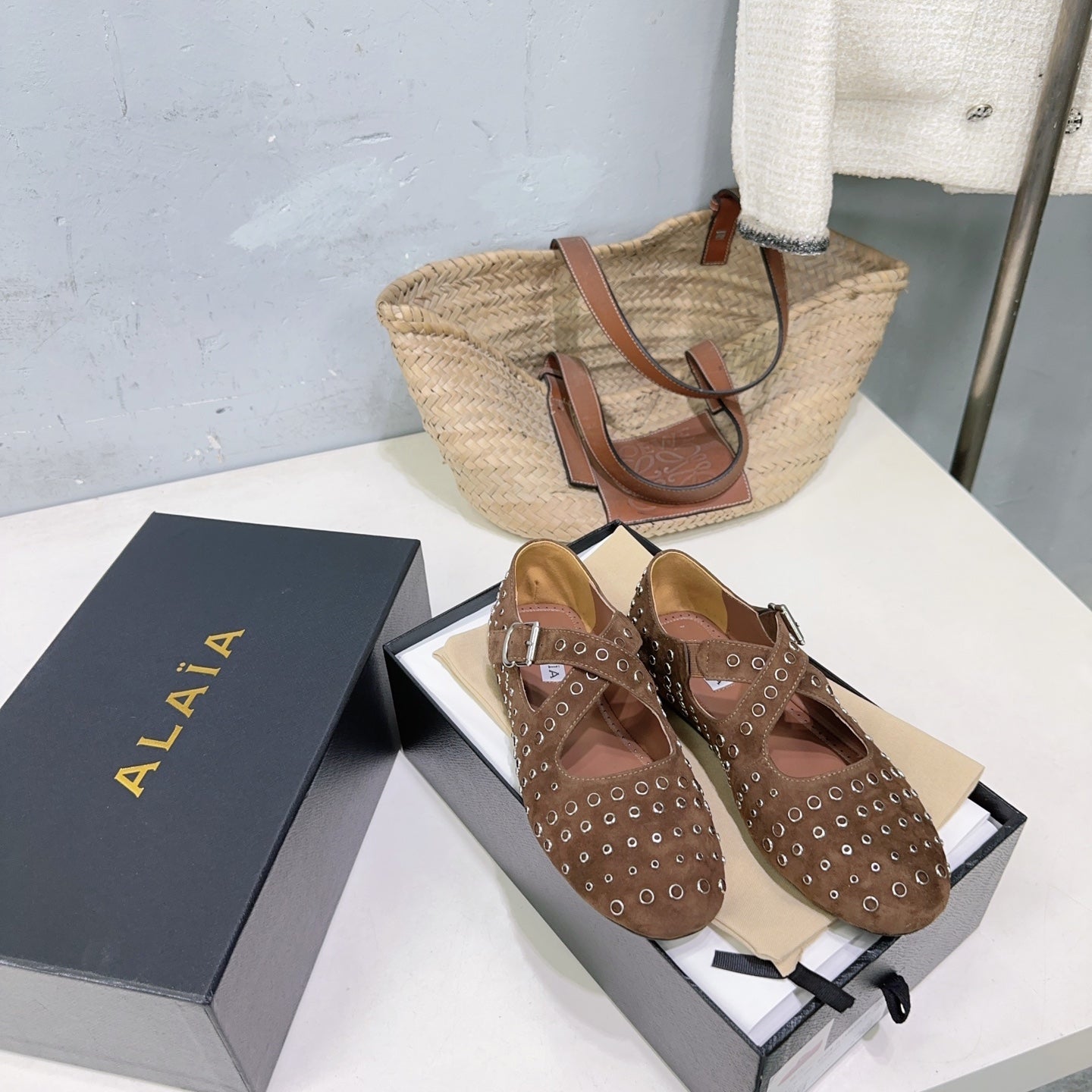 Alaia Criss Cross Ballet Flats With Eyelets Brown Suede 674309
