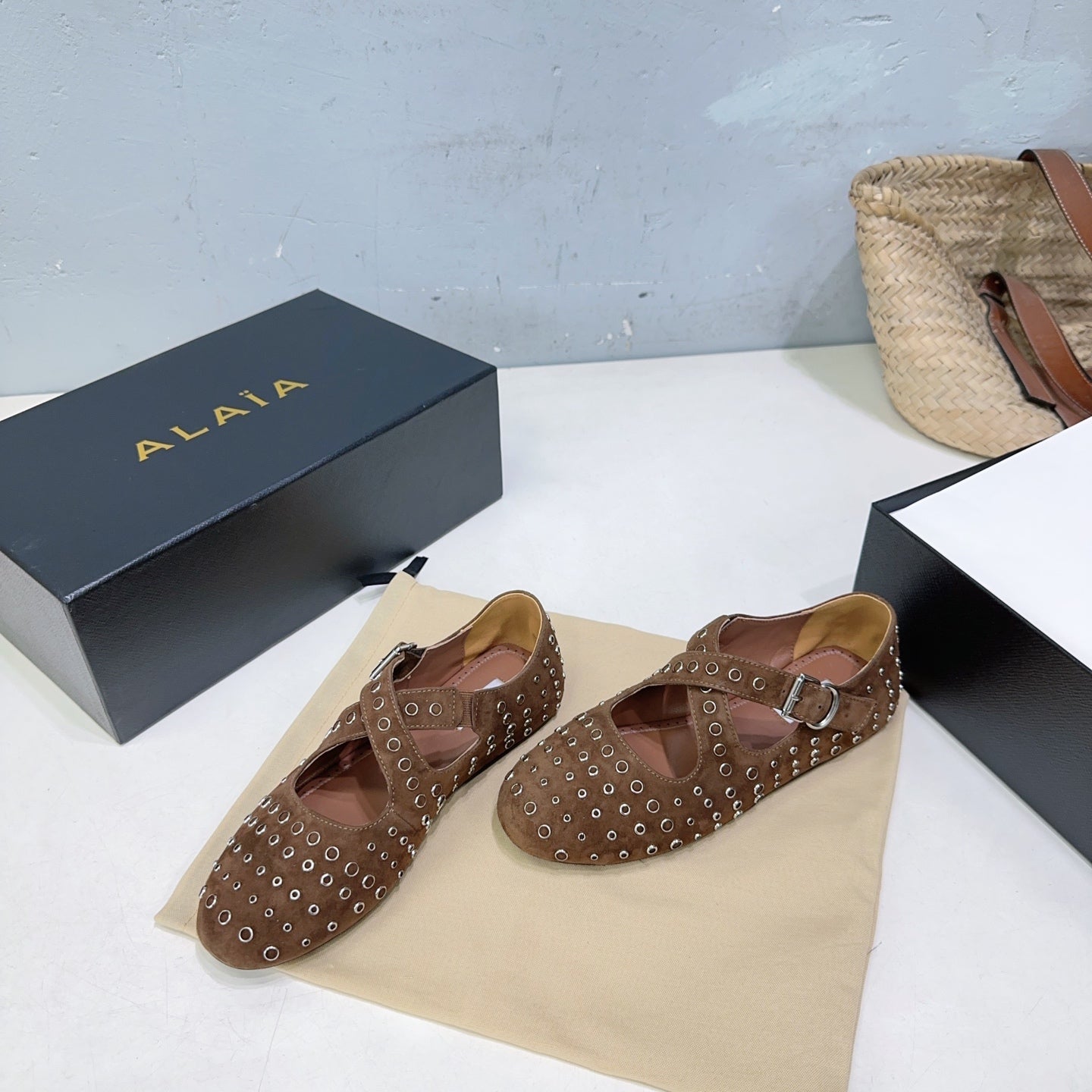 Alaia Criss Cross Ballet Flats With Eyelets Brown Suede 674309