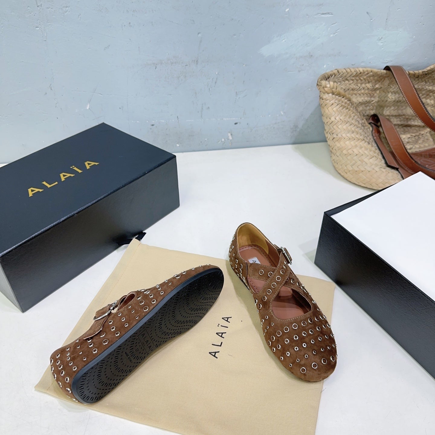 Alaia Criss Cross Ballet Flats With Eyelets Brown Suede 674309