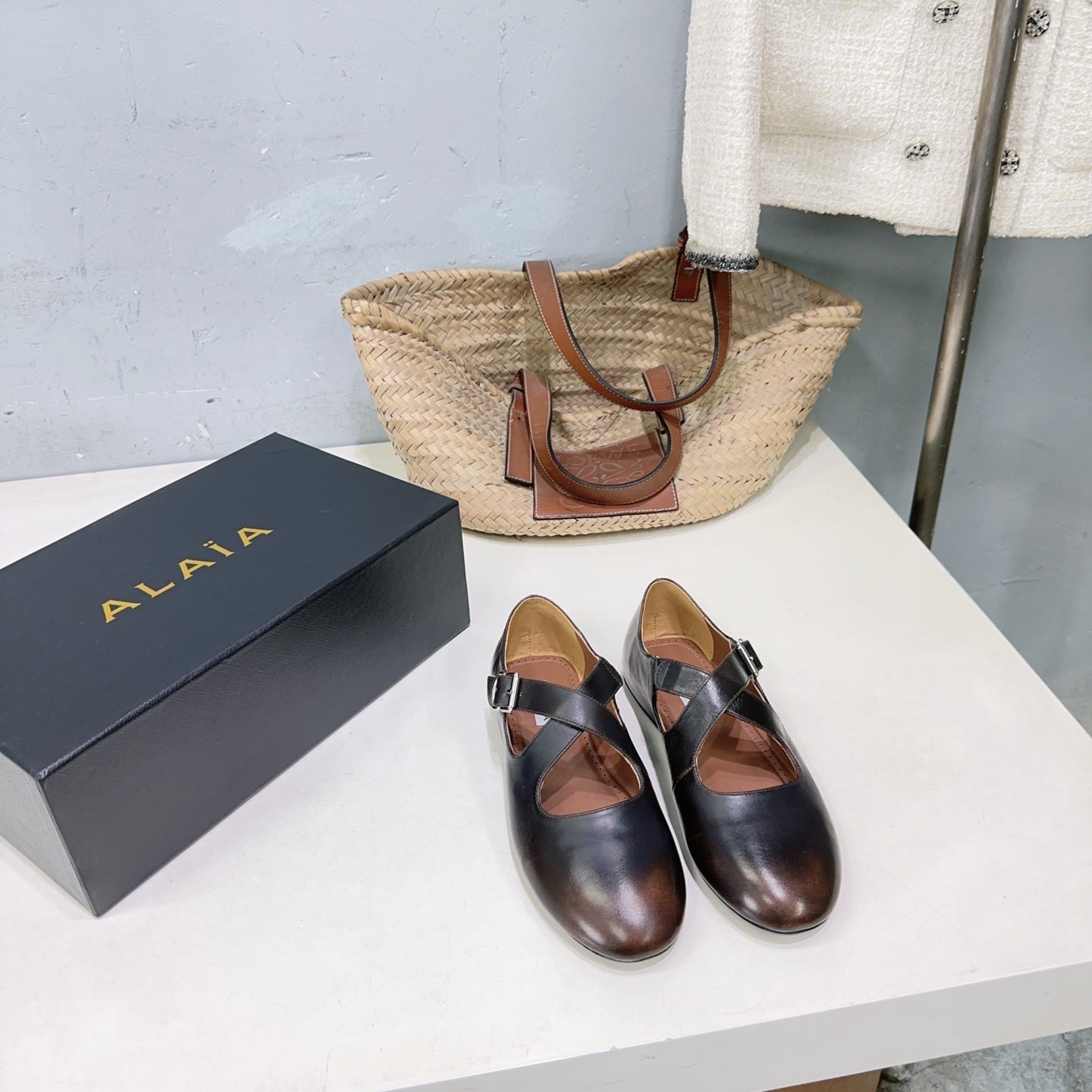 Alaia Criss Cross Ballet Flats Black Brown Cowhide 674315
