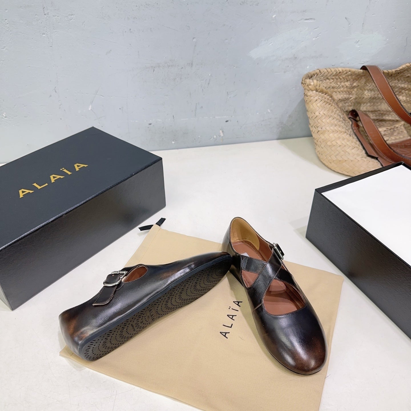 Alaia Criss Cross Ballet Flats Black Brown Cowhide 674315