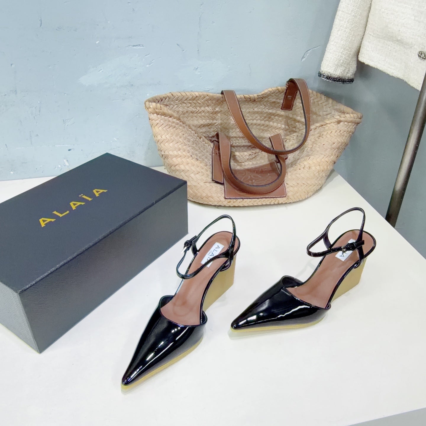 Alaia Wedge Pumps 10cm Black Patent Leather 674285