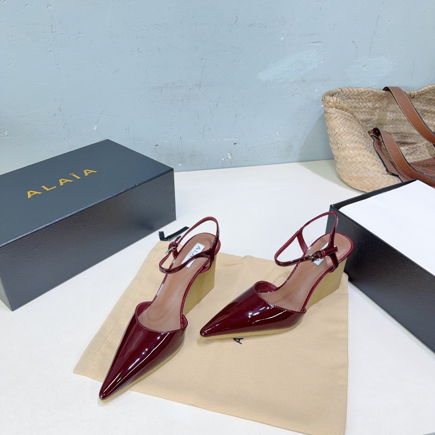 Alaia Wedge Pumps 10cm Burgundy Patent Leather 674286