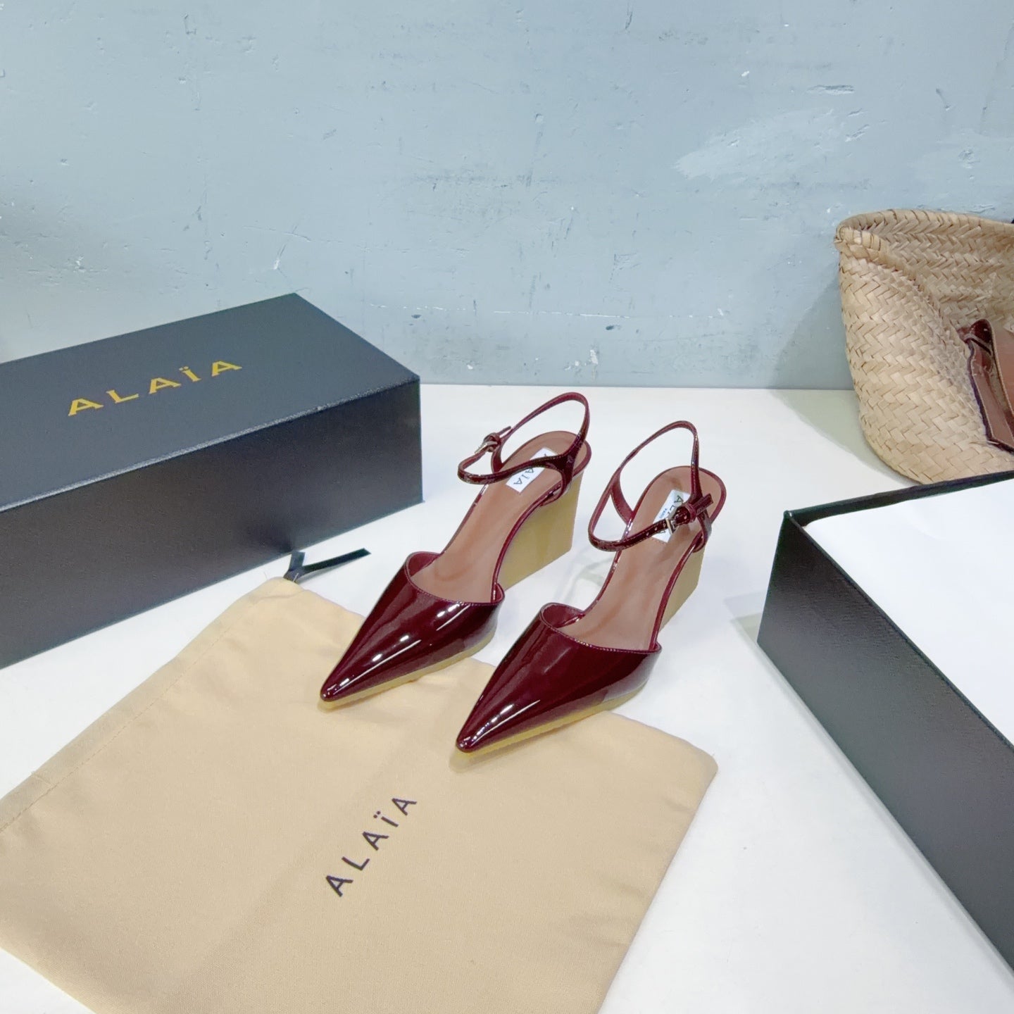 Alaia Wedge Pumps 10cm Burgundy Patent Leather 674286