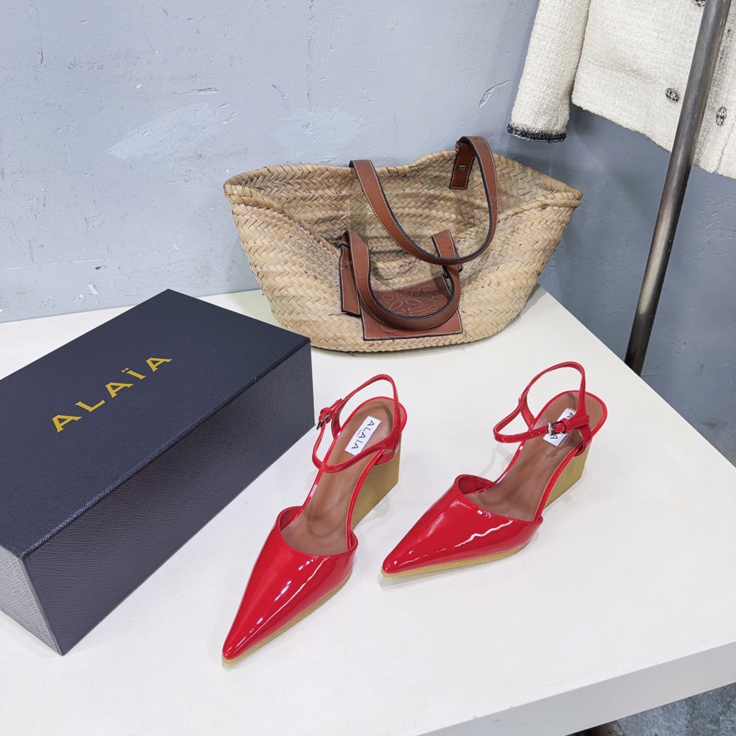 Alaia Wedge Pumps 10cm Beige Patent Leather 674287