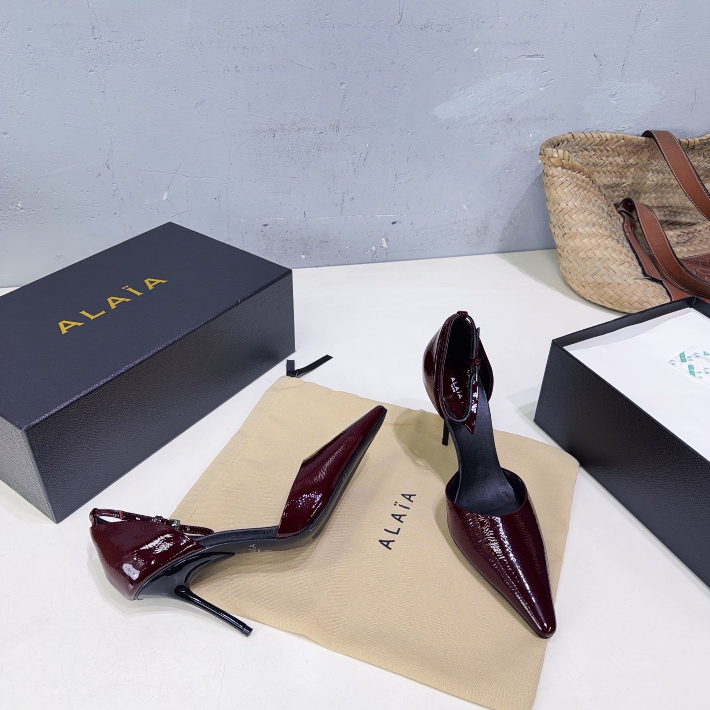 Alaia Drop Pumps 10cm Burgundy Glossy Leather 674292