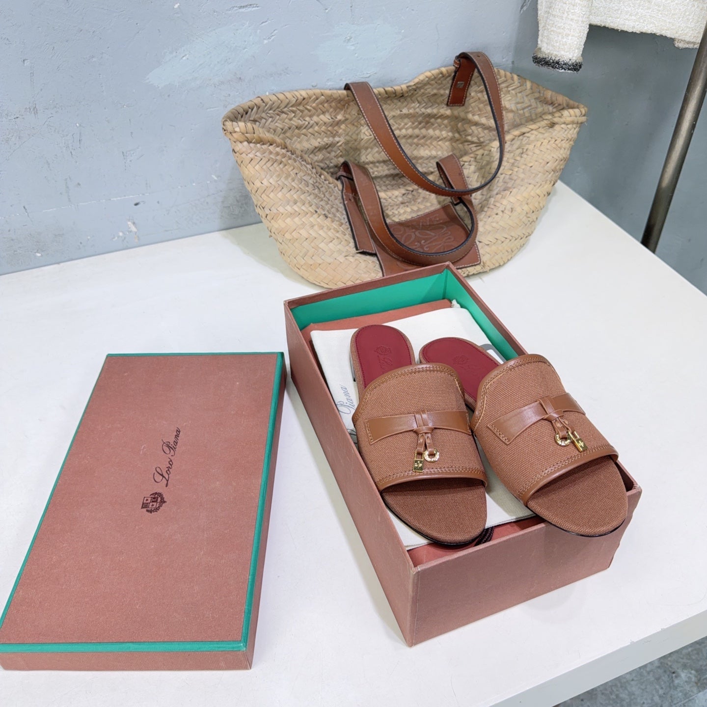 LP Summer Charms Flat Sandal Brown Leather Canvas 742538